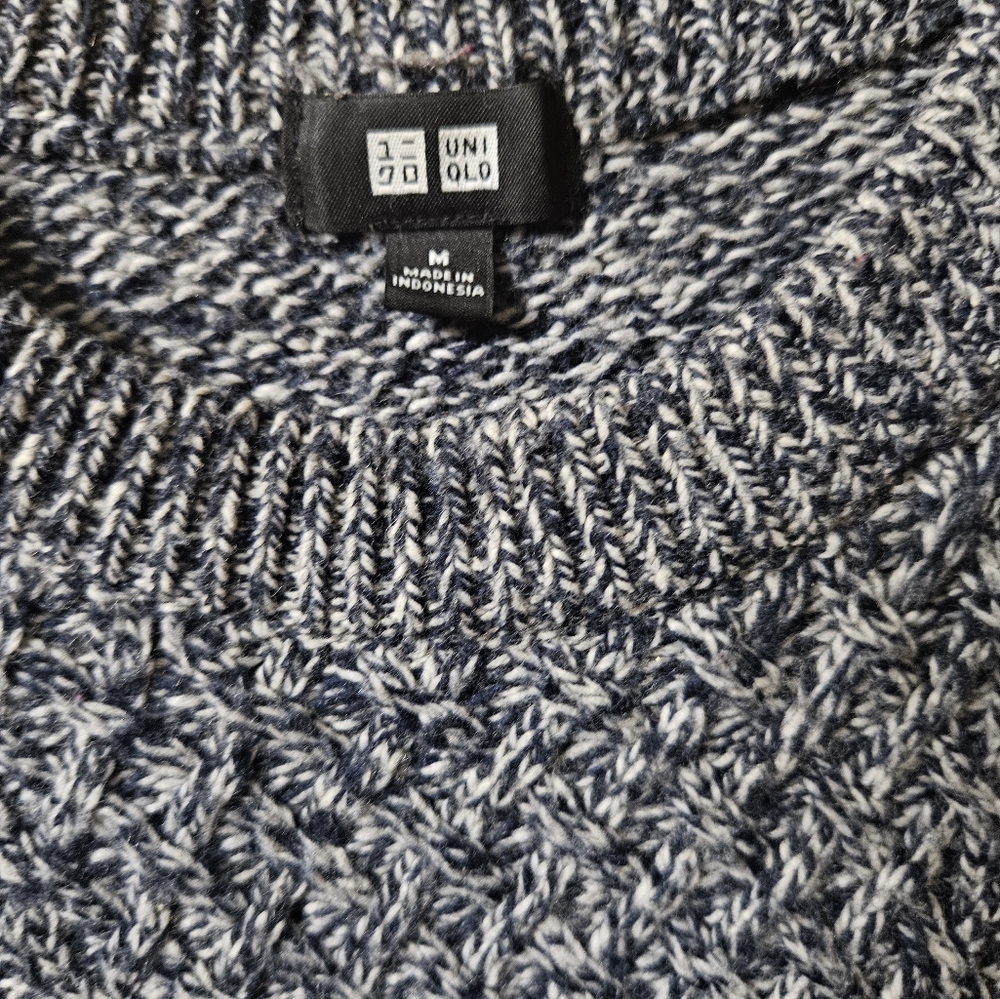 Sweater - Picture 2 of 4